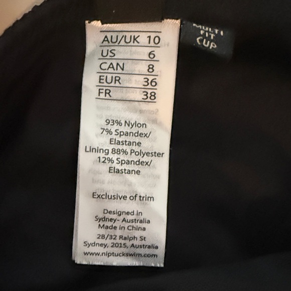 Women’s Nip Tuck Black One Piece Classic Black Swimsuit size 6 NWOT - Picture 6 of 10